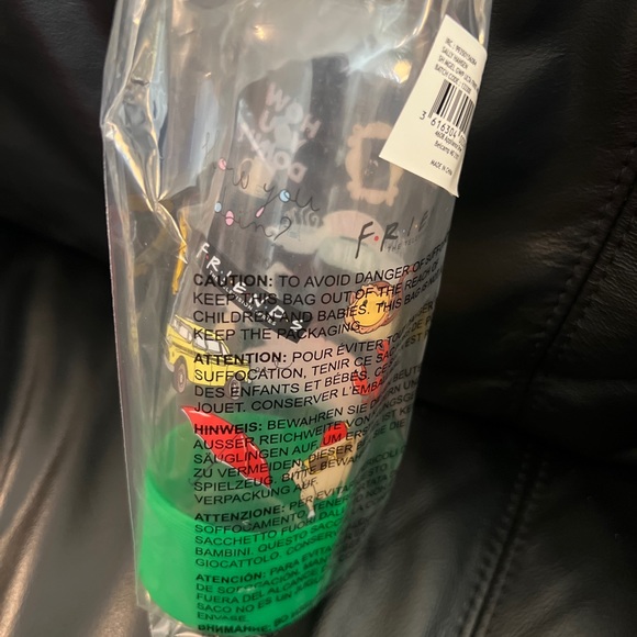 Sally Hansen friends Central perk TV show water bottle Limited edition NEW - Picture 3 of 4